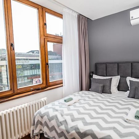 Modern And Bright Apartments - Main Street Сараєво Екстер'єр фото