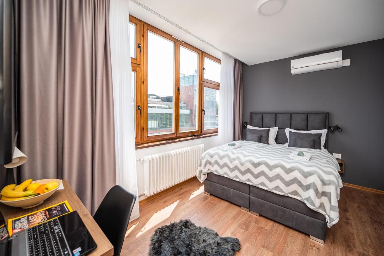 Modern And Bright Apartments - Main Street Сараєво Екстер'єр фото
