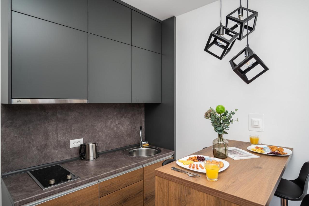 Modern And Bright Apartments - Main Street Сараєво Екстер'єр фото