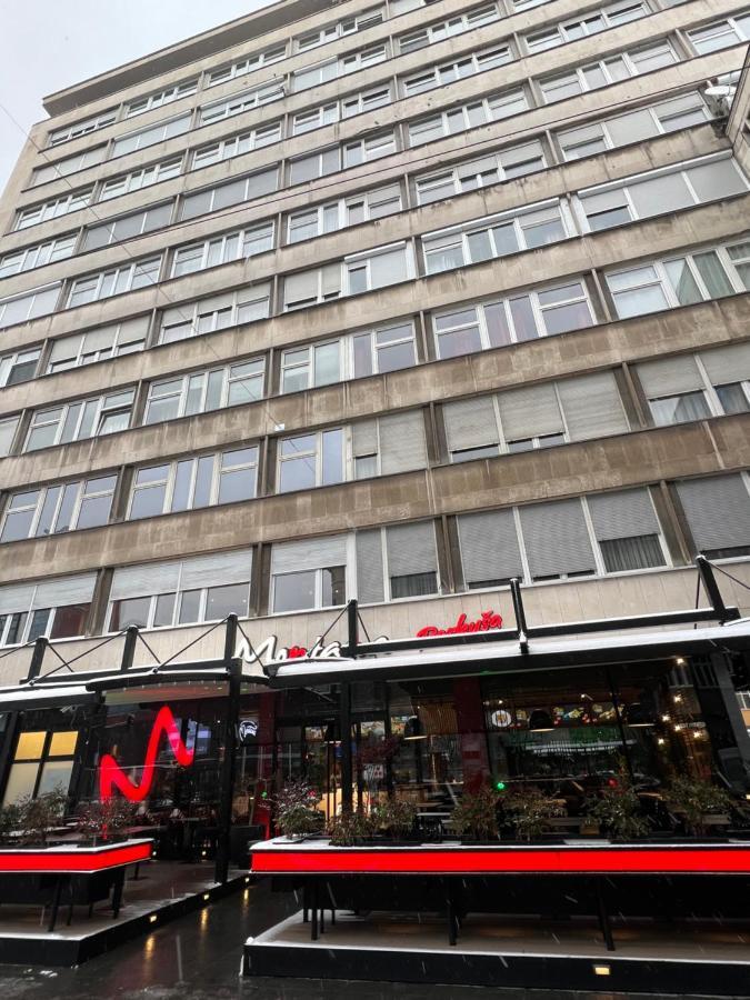 Modern And Bright Apartments - Main Street Сараєво Екстер'єр фото