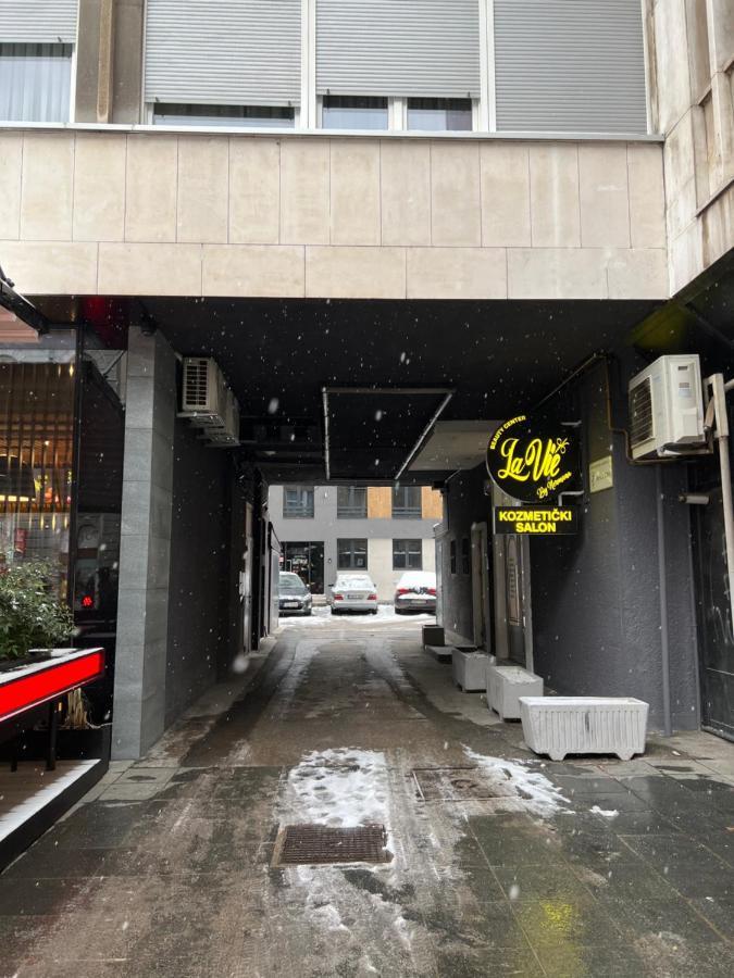 Modern And Bright Apartments - Main Street Сараєво Екстер'єр фото