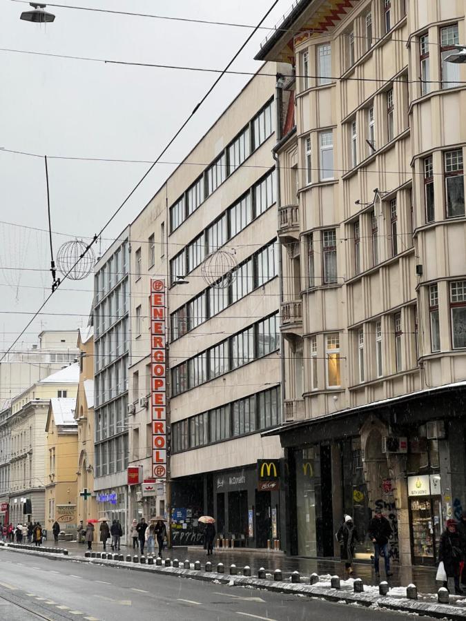 Modern And Bright Apartments - Main Street Сараєво Екстер'єр фото